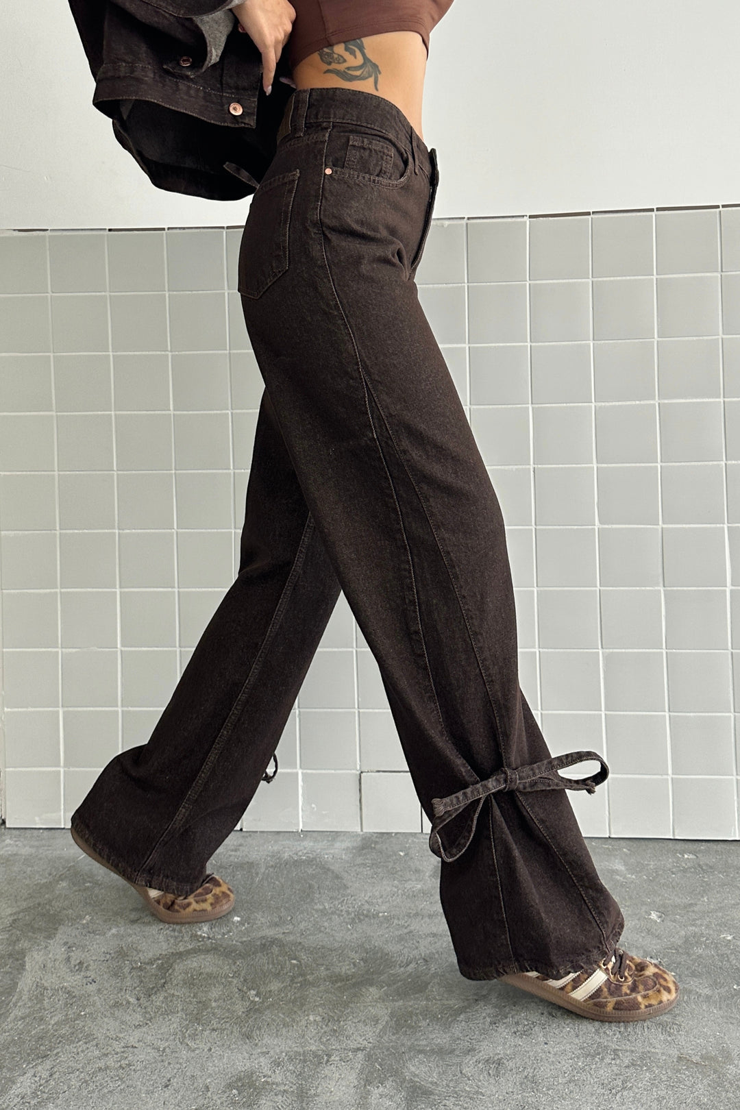 Routines Bow Detail Straight Jeans - Brown D226 Jeans Routines Fashion