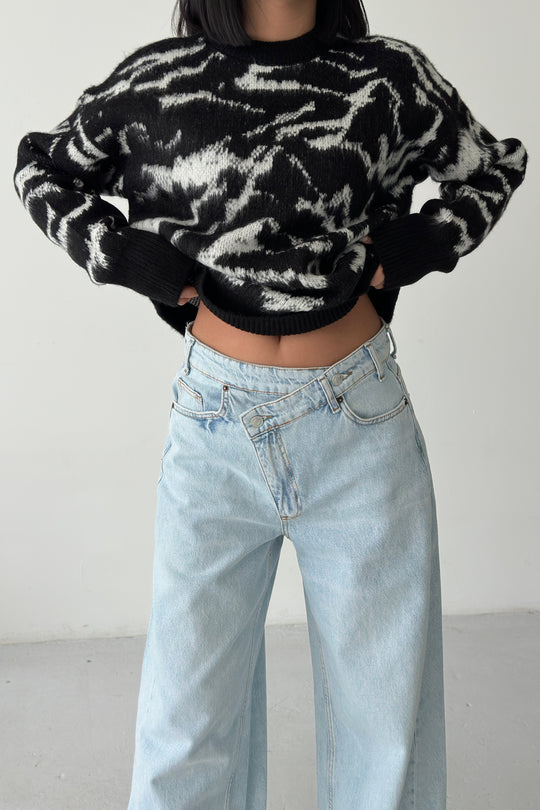 Routines Camouflage Oversized Knit - Black 0138 Knit Routines Fashion