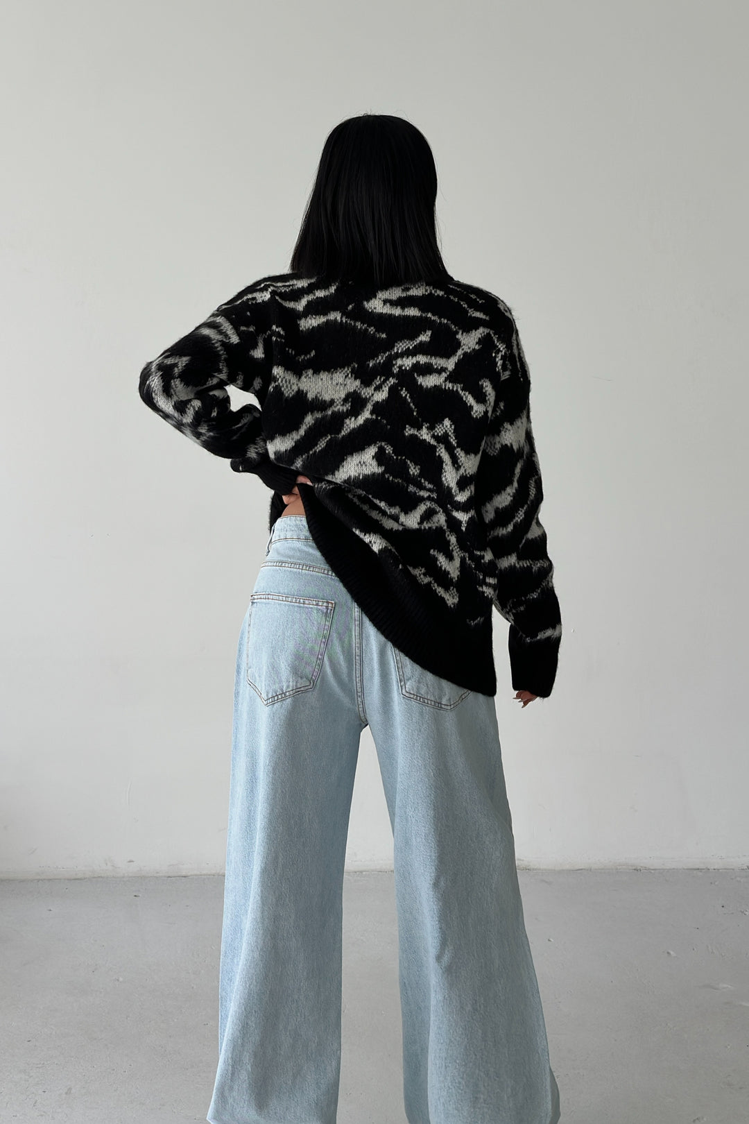 Routines Camouflage Oversized Knit - Black 0138 Knit Routines Fashion