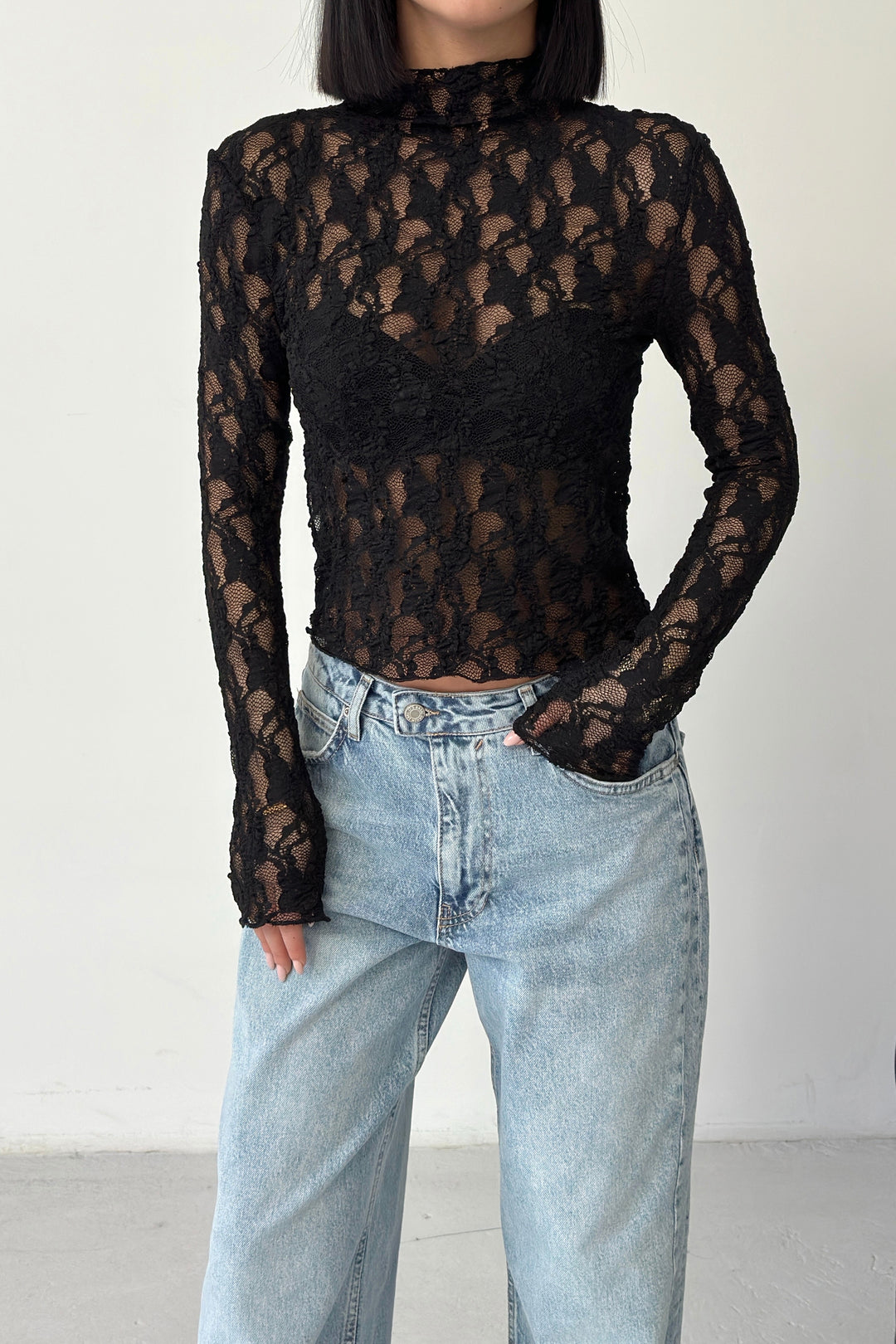 Routines Lace Longsleeve Top - Black 4642