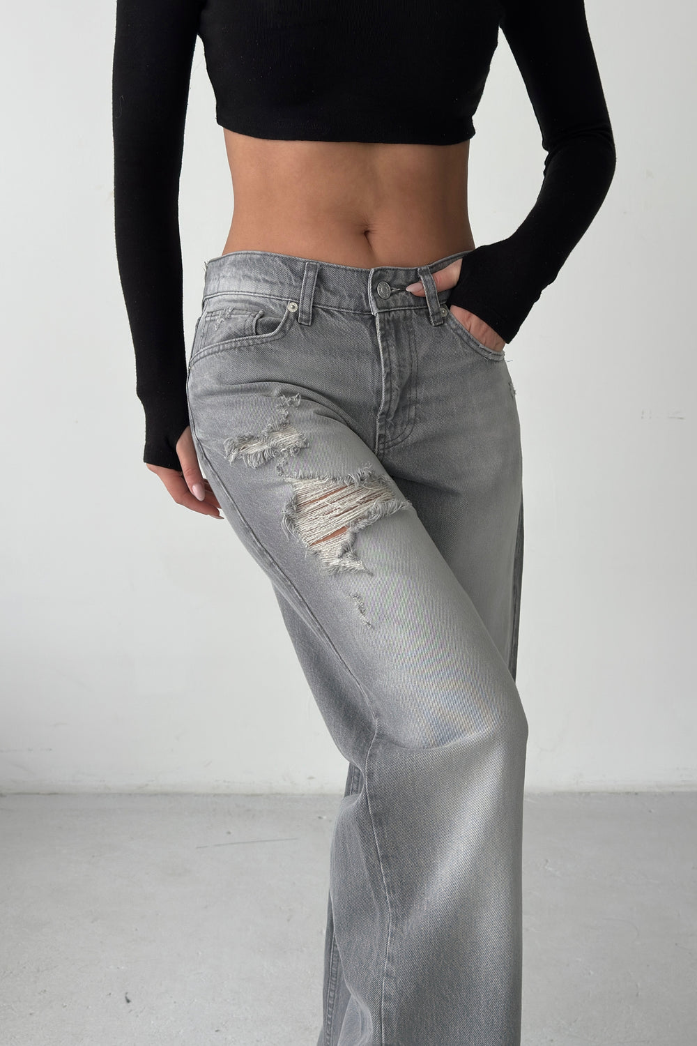 Routines Mid-waist Ripped Jeans - Grey 1479-3