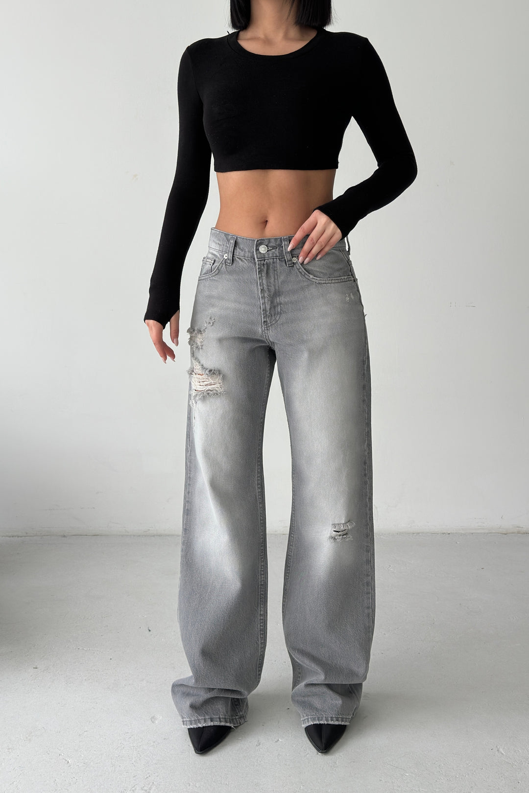 Routines Mid-waist Ripped Jeans - Grey 1479-3