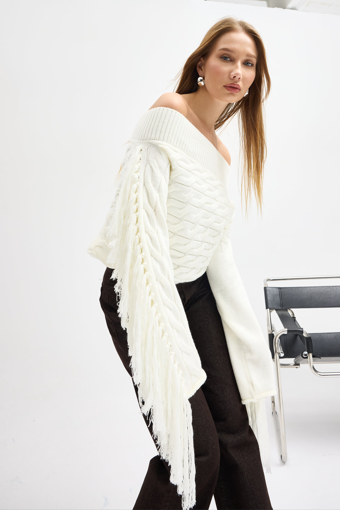 Routines Off shoulder Fringe Knit - Cream 1276