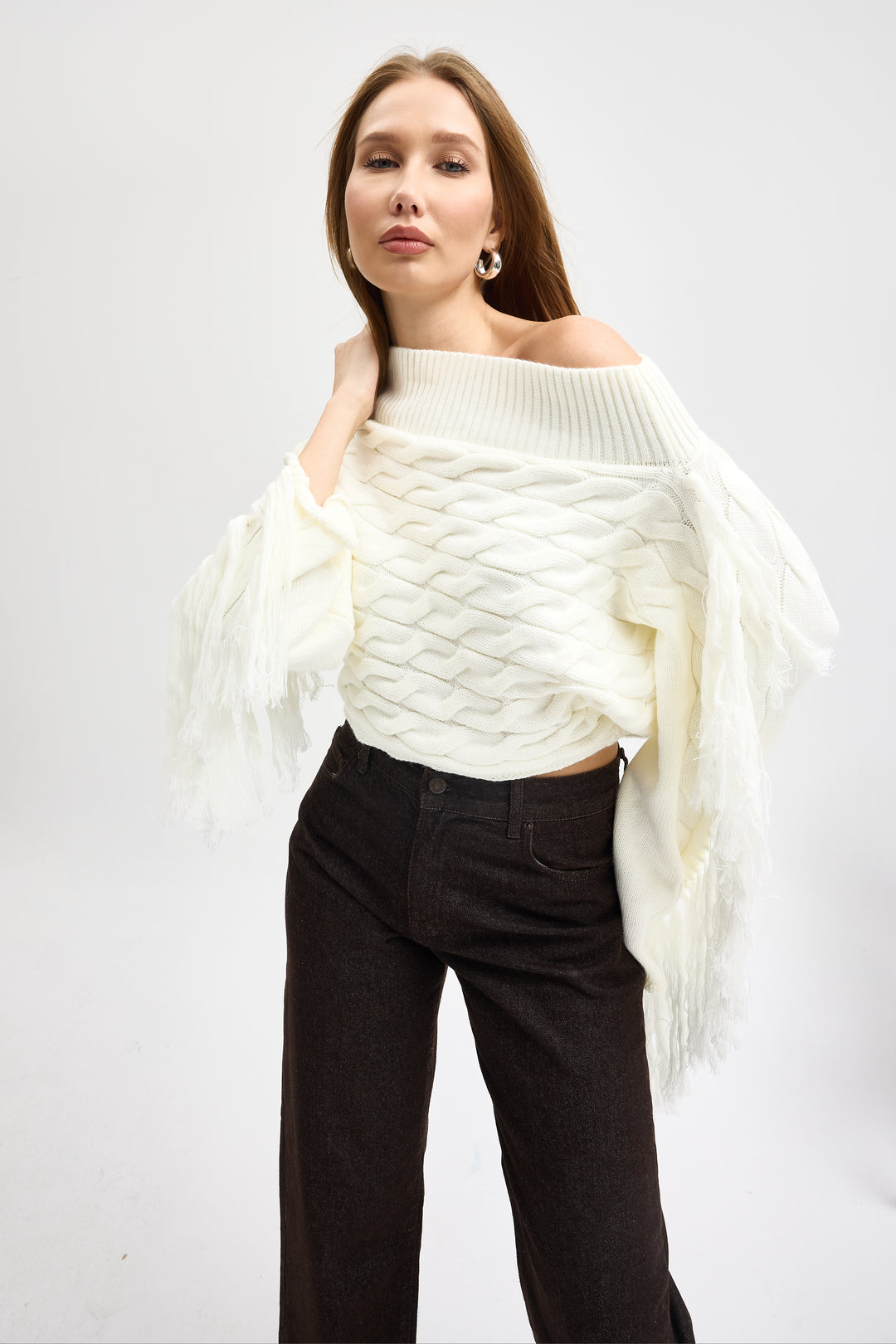 Routines Off shoulder Fringe Knit - Cream 1276