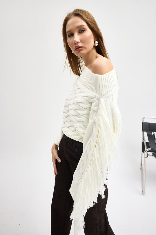 Routines Off shoulder Fringe Knit - Cream 1276