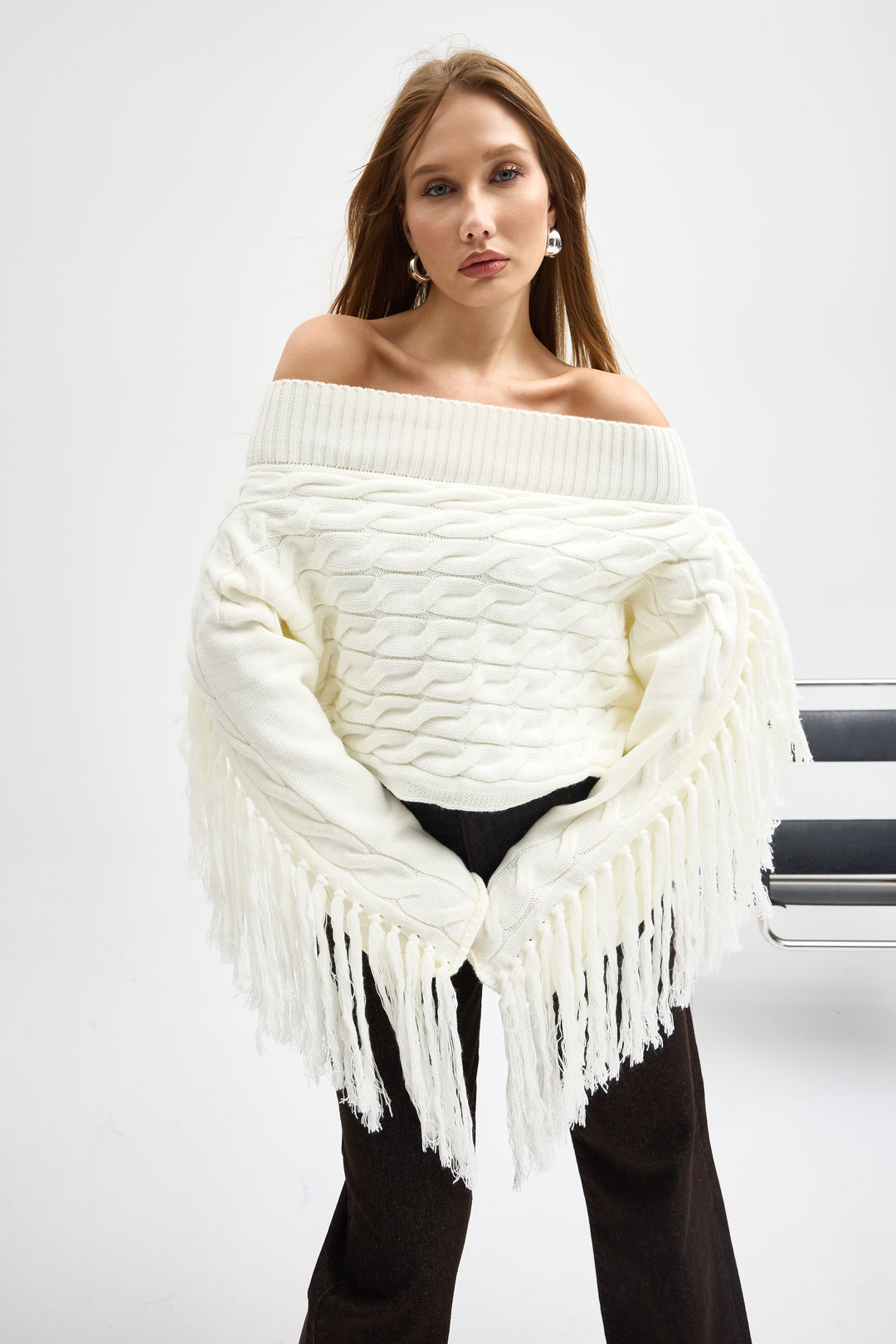 Routines Off shoulder Fringe Knit - Cream 1276