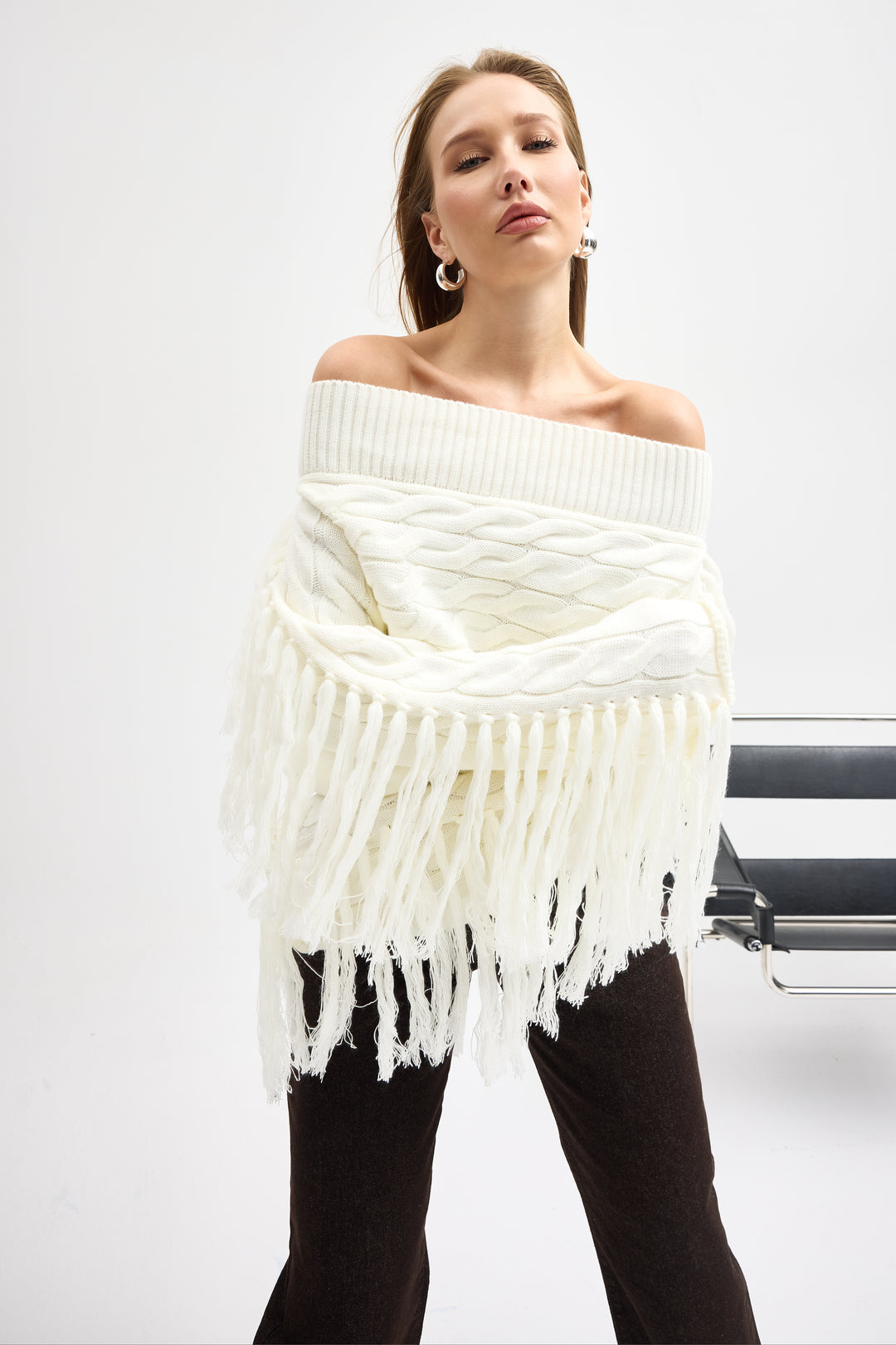 Routines Off shoulder Fringe Knit - Cream 1276