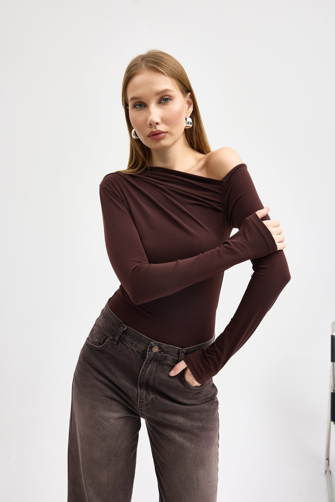 Routines Ruched Off shulder Top - Brown 10060