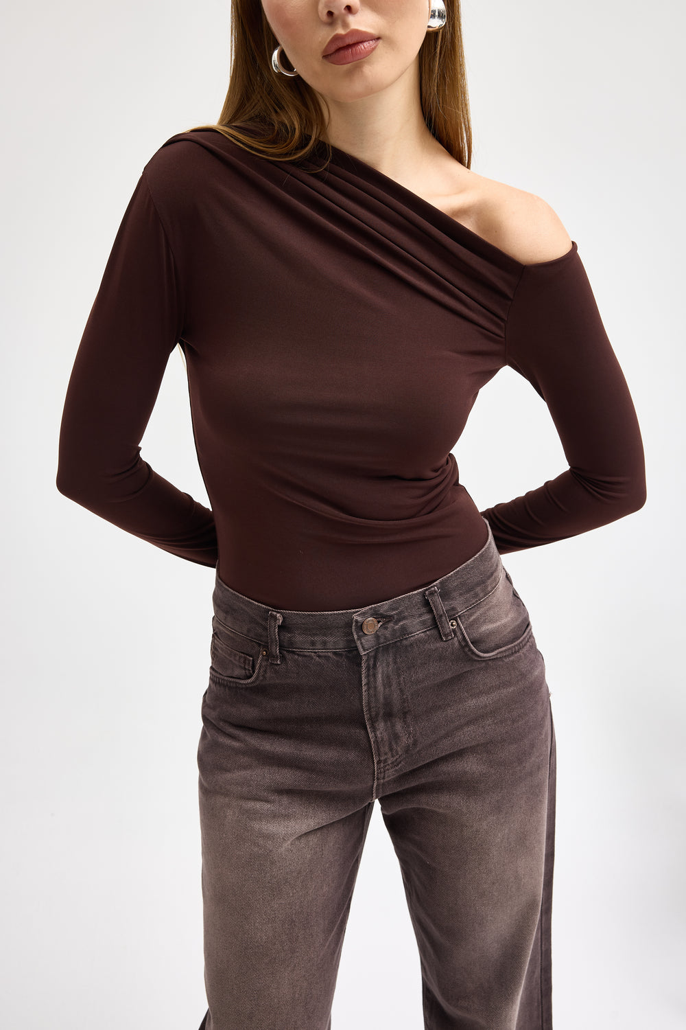 Routines Ruched Off shulder Top - Brown 10060