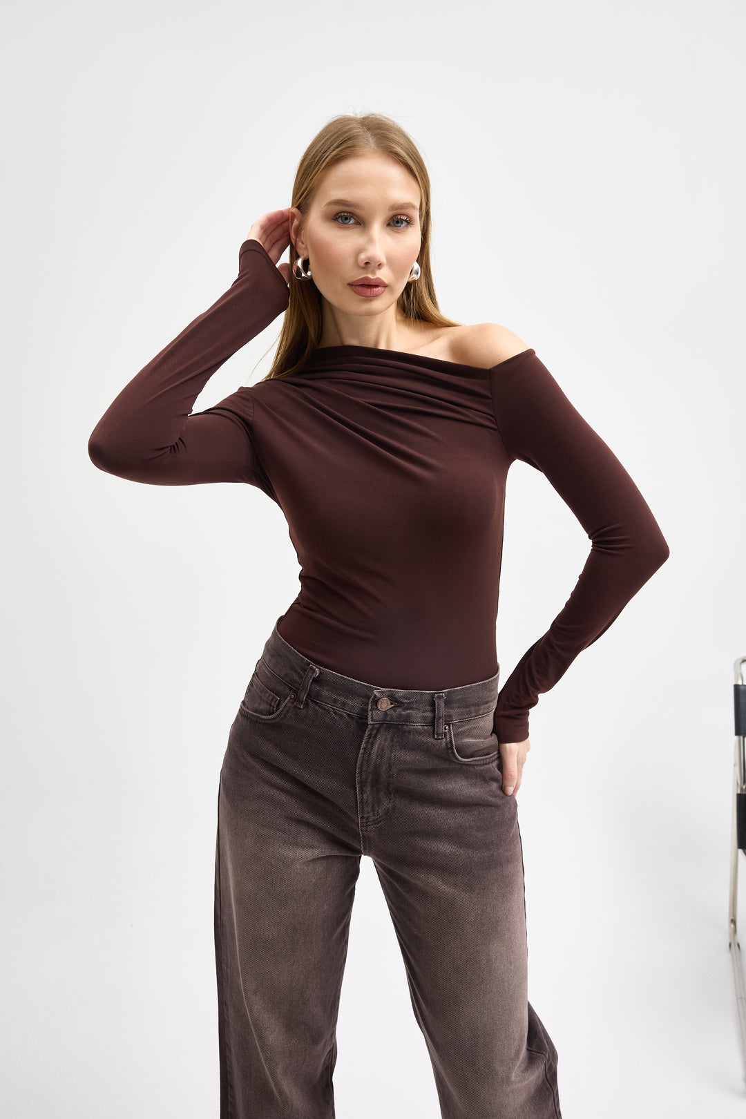 Routines Ruched Off shulder Top - Brown 10060